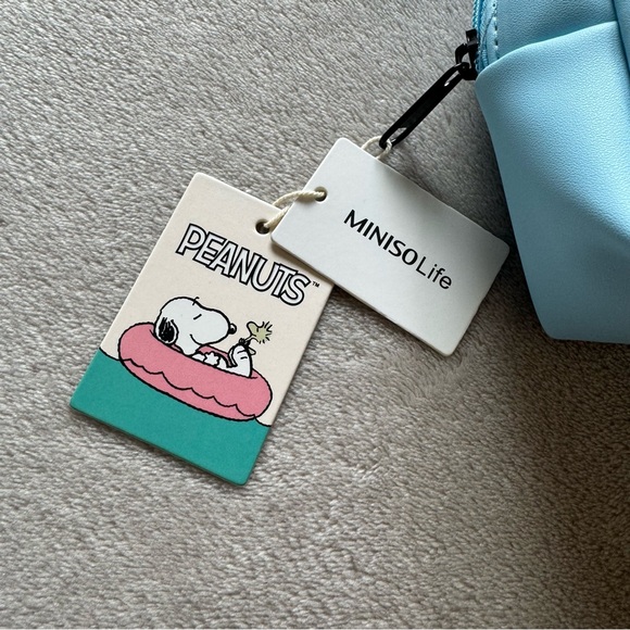 Miniso Snoopy Summer Travel Collection Cosmetic Bag - Picture 5 of 12